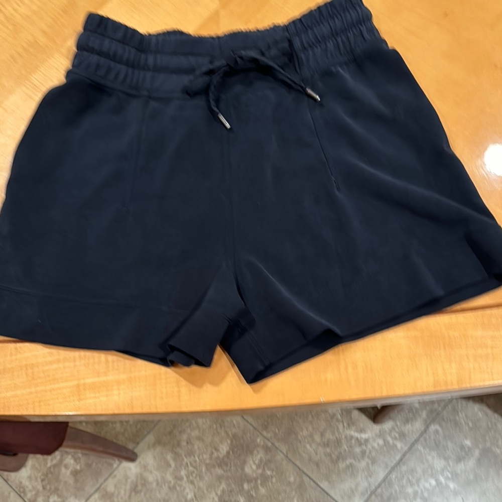 LululemonWomen's Black Shorts size s